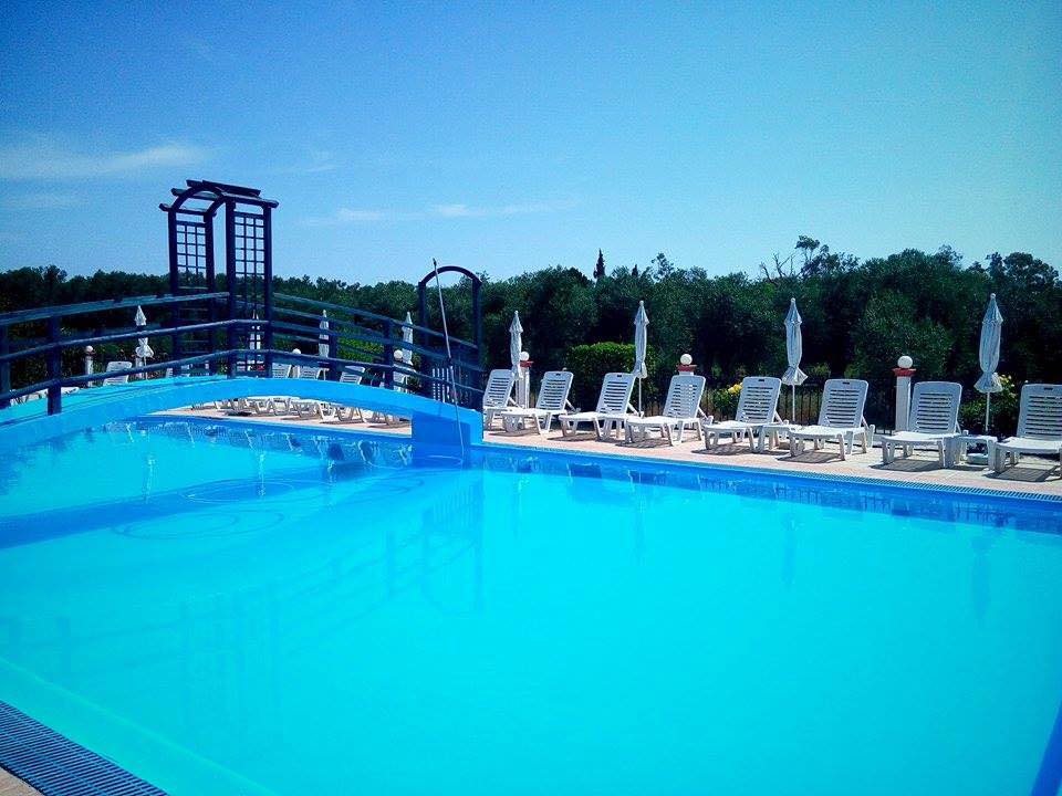 corfu-kavos-greece-hotel-rooms-poolarea