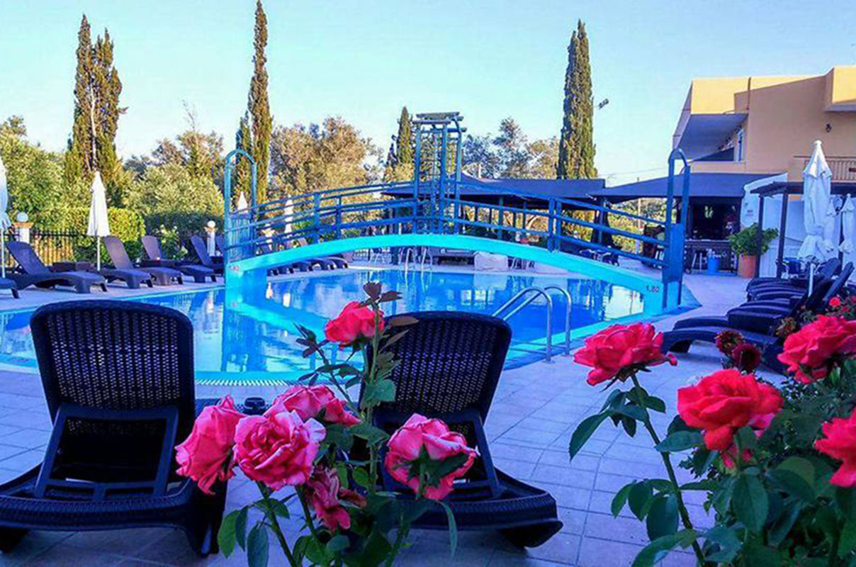 kavos-corfu-greece-rooms