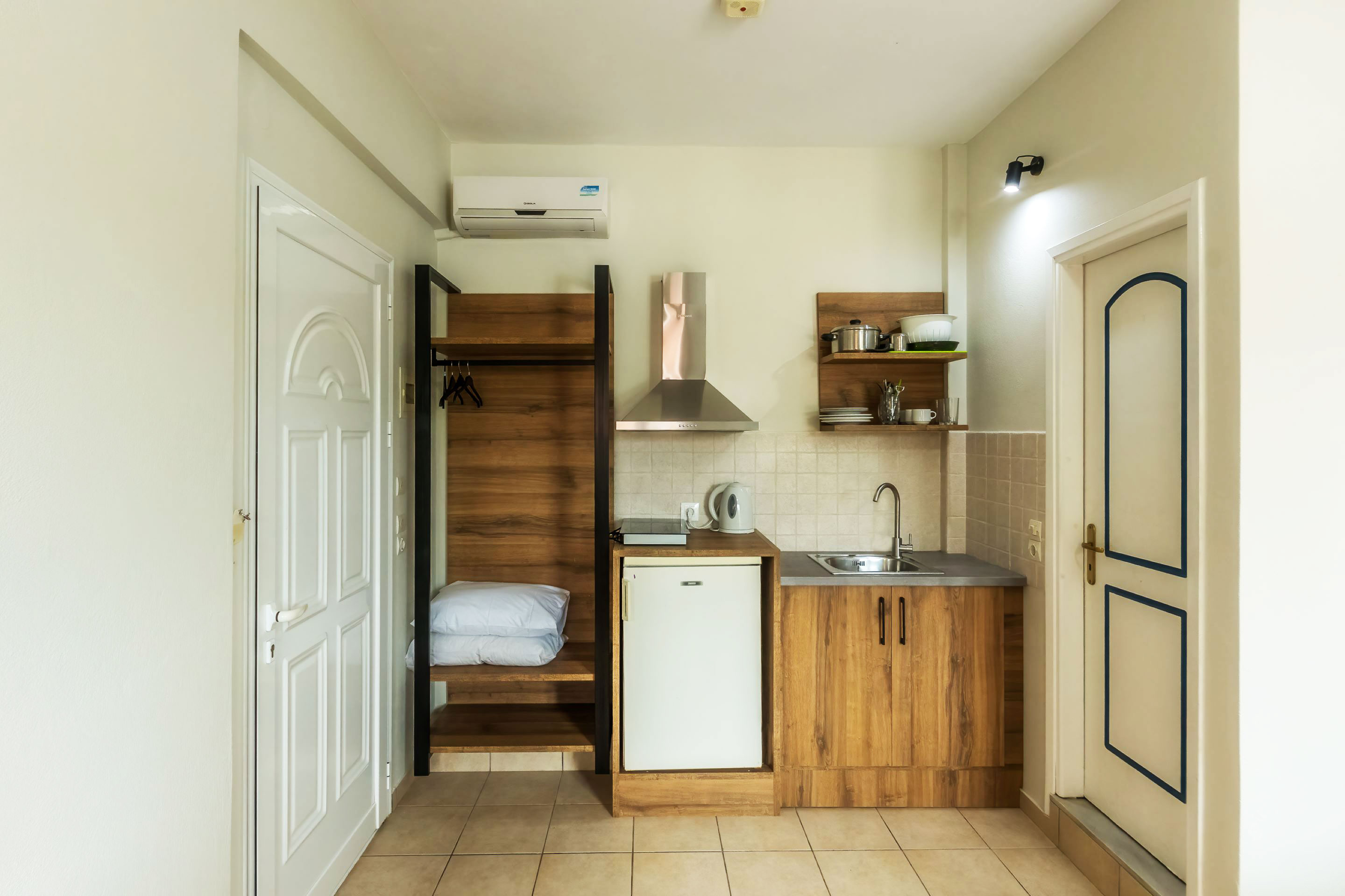 corfu-greece-kavos-rooms