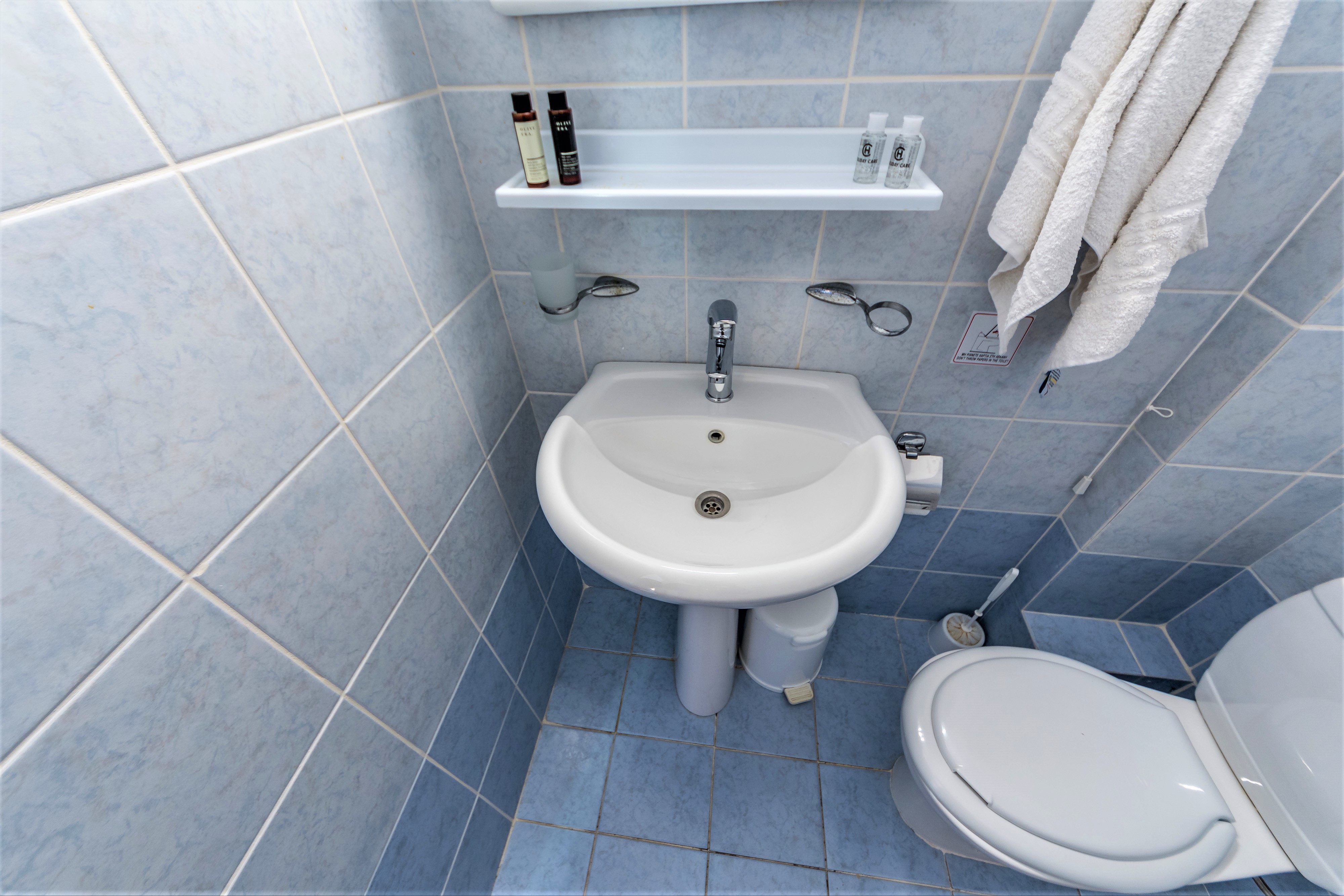 triplerooms-greece-corfu-kavos-hotel-rooms