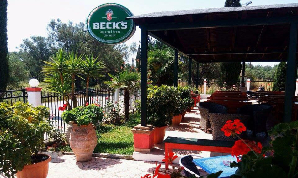 corfu-kavos-rooms-hotel-bar